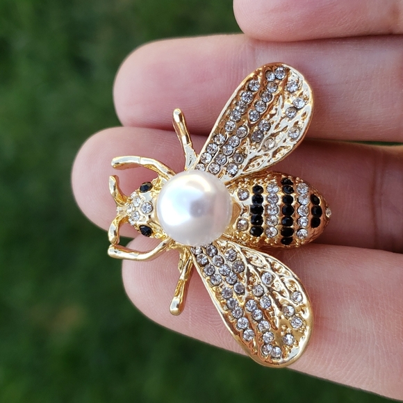 Goldtone Bee Rhinestone Brooch Pin Gold Tone - Picture 8 of 8